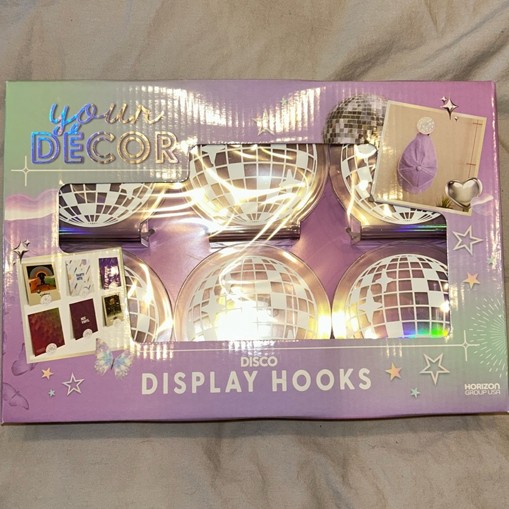 Disco display hooks!